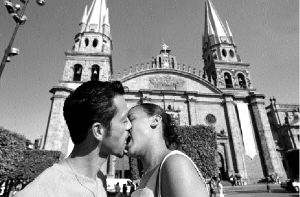 vc-guadalajara-beso-jpg