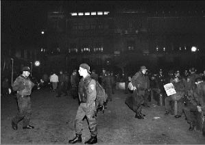 policias-zocalo-vigilan