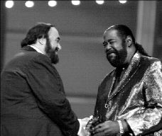 ITALY_PAVAROTTI_FRIENDS1