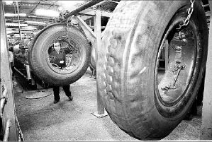 trabajador_llantas