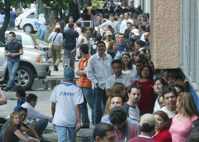 Ebrard arrasa en el Distrito Federal