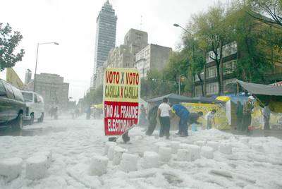 Lluvia, granizada y caos en el DF