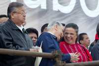 Enrique Aguilar Borrego, Joaquín Gamboa Pascoe y Beatriz Paredes Rangel, en el festejo oficial