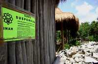 Uno de los terrenos de Tulum donde el Sindicato Nacional de Trabajadores de la Educación construía cabañas, antes de que el Instituto Nacional de Antropología e Historia clausurara las obras por estar dentro de una zona arqueológica