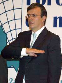 Marcelo Ebrard, titular del GDF, ayer durante la inauguración de un foro sobre combate al narcomenudeo