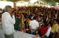 Andrés Manuel López Obrador durante el mitin realizado ante cientos de personas en la comunidad de Santa Cruz Xoxocotlán, Oaxaca