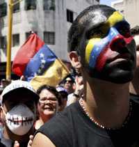 Estudiantes marchan en Caracas por la renovación de la licencia a la televisora RCTV