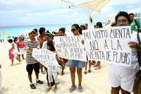 Cientos de personas acudieron a manifestarse en defensa de su ''última ventana al mar''