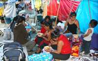 Afirman profesores que mantienen su campamento en la Plaza de la República que no claudicarán en su demanda de que sean derogadas las reformas a la Ley del Instituto de Seguridad y Servicios Sociales de los Trabajadores del Estado