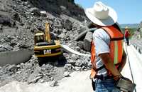 Derrumbe en el túnel dos de la Autopista del Sol ocurrido el miércoles pasado