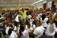 Encono durante la asamblea juvenil panista