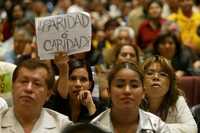 Manifestación gráfica de delegadas perredistas