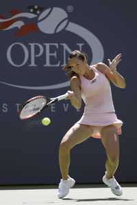 Jelena Jankovic, del Serbia, fue una de las vencedoras en la jornada inicial del Abierto de Estados Unidos