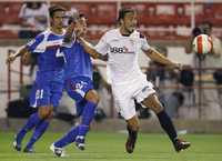 Antonio Puerta (derecha), durante el partido contra el Getafe, el pasado 25 de agosto