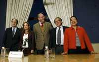 Sergio Vela, presidente del CNCA, con sus colaboradores Alfonso de Maria y Campos (director del INAH), Carmen Quintanilla y Javier González Rubio (secretarios técnicos A y B del consejo), y Teresa Franco (titular del INBA), en imagen del pasado diciembre