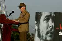 Ell líder histórico de la revolución cubana, Ramiro Valdés, durante su discurso al conmemorar el 40 aniversario del asesinato del revolucionario