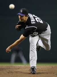 Josh Beckett, de Boston, y Jeff Francis, de Colorado, serán los serpentineros encargados de abrir la Serie Mundial de 2007 en el Fenway Park