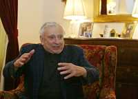 El escritor estadunidense Gore Vidal en su casa de Los Angeles, California, durante una entrevista realizada en abril de 2003