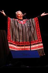 Chavela Vargas abrazó con su voz a los miles de asistentes que acudieron la noche del martes pasado al Auditorio Nacional