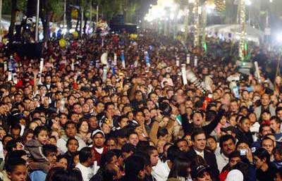 Multitudinario recibimiento en el DF a 2008