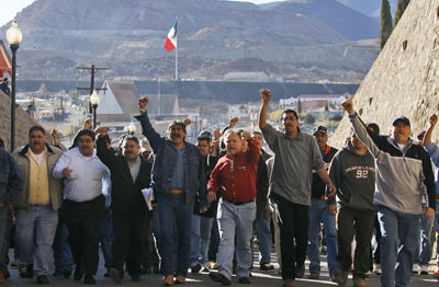 Dan amparo a huelguistas de Cananea