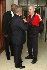 Los presidentes de Cuba, Fidel Castro, y de Brasil, Luiz Inacio Lula da Silva, durante un encuentro en La Habana a mediados de este mes, sobre el cual el líder cubano escribió un artículo con algunos detalles de la conversación. La imagen fue captada por el diario cubano Granma