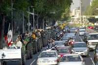 Arribo de la caravana de tractores proveniente de Ciudad Juárez para participar en la megamarcha contra del TLCAN