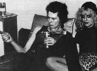 Sid Vicious y su novia Nancy Spungen