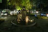 Cuculati I, II y III, de Leonora Carrington, figuran entre las 17 esculturas de gran formato emplazadas en Paseo de la Reforma, incluidas en la exposición –inaugurada anteanoche por el jefe de Gobierno del DF– con la cual la ciudad rinde tributo a la artista