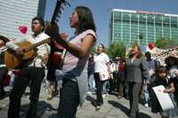 Integrantes de organizaciones civiles y religiosas exigieron a la SCJN frenar la despenalización de la interrupción del embarazo antes de las 12 semanas de gestación