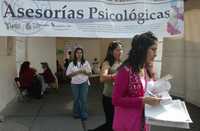 Feria en el Zócalo capitalino por el Día Internacional de la Mujer