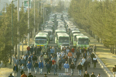 Desquician microbuseros el oriente de la capital