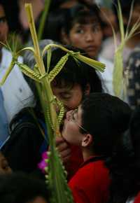 Fieles acudieron a la misa del Domingo de Ramos en la Catedral