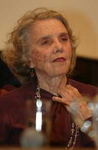 Elena Poniatowska, colaboradora de La Jornada, la noche del martes durante el homenaje que la escritora y periodista recibió en el máximo recinto cultural del país