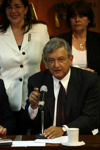 Claro intento de privatizar el petróleo: AMLO