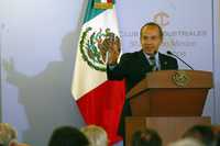 El jefe del Ejecutivo federal, Felipe Calderón Hinojosa, durante su participación en la comida para celebrar el 50 aniversario del Club de Industriales