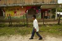 Escena en el municipio zapatista de El Trabajo, cuando el EZLN declaró alerta roja en junio de 2005