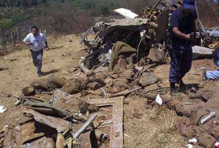 Mueren 11 militares al caer helicóptero