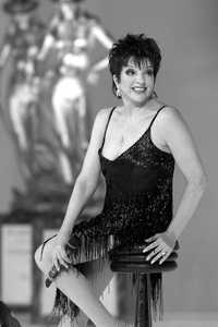 Liza Minnelli posa para los fotógrafos en Roma.