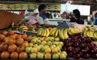 Venta de fruta en un mercado de la ciudad de México