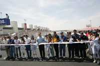 El gobernador de Querétaro, Francisco Garrido Patrón (al centro), durante la inauguración del Autódromo de Querétaro, en marzo pasado. Los ingresos que generan estas instalaciones no son fiscalizados, a pesar de encontrarse en terrenos estatales cedidos en comodato a particulares