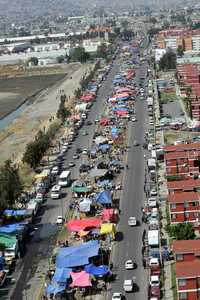 Aspecto del tianguis de El Salado. Ante el operativo realizado ayer varios locatarios no instalaron sus puestos