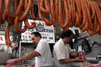 Mercado en la ciudad de México. Durante 2007 el país compró en el extranjero 42.7 por ciento del consumo interno de arroz, maíz y oleaginosas  María Meléndrez Parada