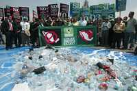 Manifestación en el Zócalo capitalino con motivo del Día Mundial del Medio Ambiente