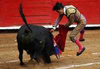 Manuel González Montoyita con su segundo enemigo de la tarde