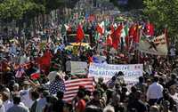 Imagen de archivo de una de las protestas realizadas en mayo de este año en el centro de Los Ángeles, que congregó a miles de indocumentados. La política migratoria en Estados Unidos ha sido relegada como tema de las campañas presidenciales