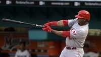 Ken Griffey Jr., de los Rojos de Cincinatti, disparó ayer el jonrón 600 de su carrera en la victoria 9-4 ante Marlins de la Florida, en el Dolphin Stadium, de Miami