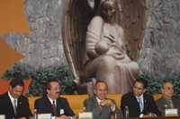 Luis Antonio Mahbub, representante del sector patronal; Juan Molinar, director del IMSS; el presidente Felipe Calderón; Javier Lozano, titular de la STPS, y Joaquín Gamboa, líder de la CTM, durante la 99 asamblea general ordinaria del Seguro Social