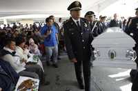 En las instalaciones de la SSP se rindió ayer homenaje a los policías preventivos Remedios Marín Ruiz y Pedro López García, quienes fallecieron durante el operativo en la discoteca News Divine el viernes pasado, donde también murieron nueve jóvenes