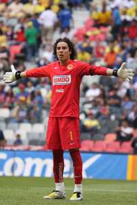 Mientras llega algo, Ochoa está listo para el torneo Apertura 2008